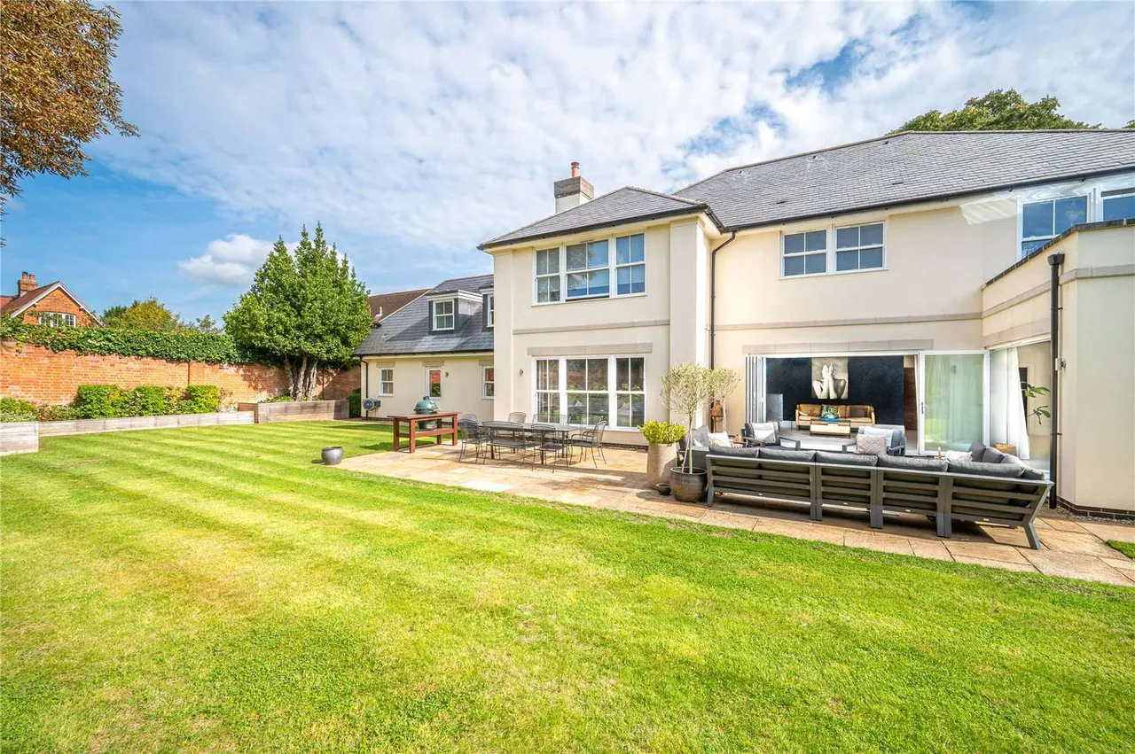 Normanstead, Henley-on-Thames, RG9, photo 24