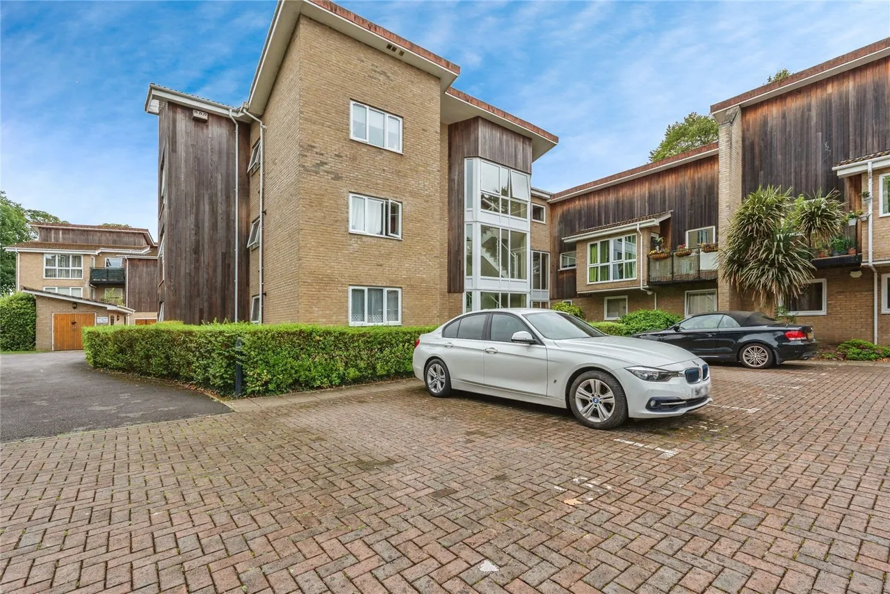 Regents Park Road, Regents Park, SO15, photo 17