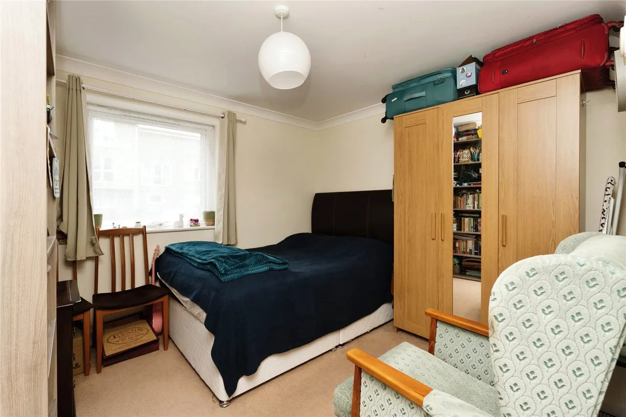Regents Park Road, Regents Park, SO15, photo 14