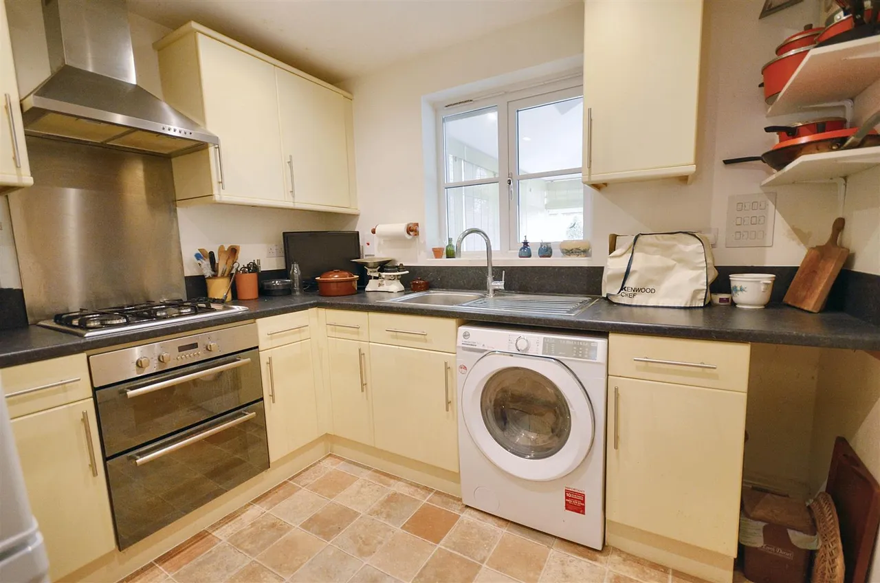 Prideaux Drive, Motcombe, photo 2