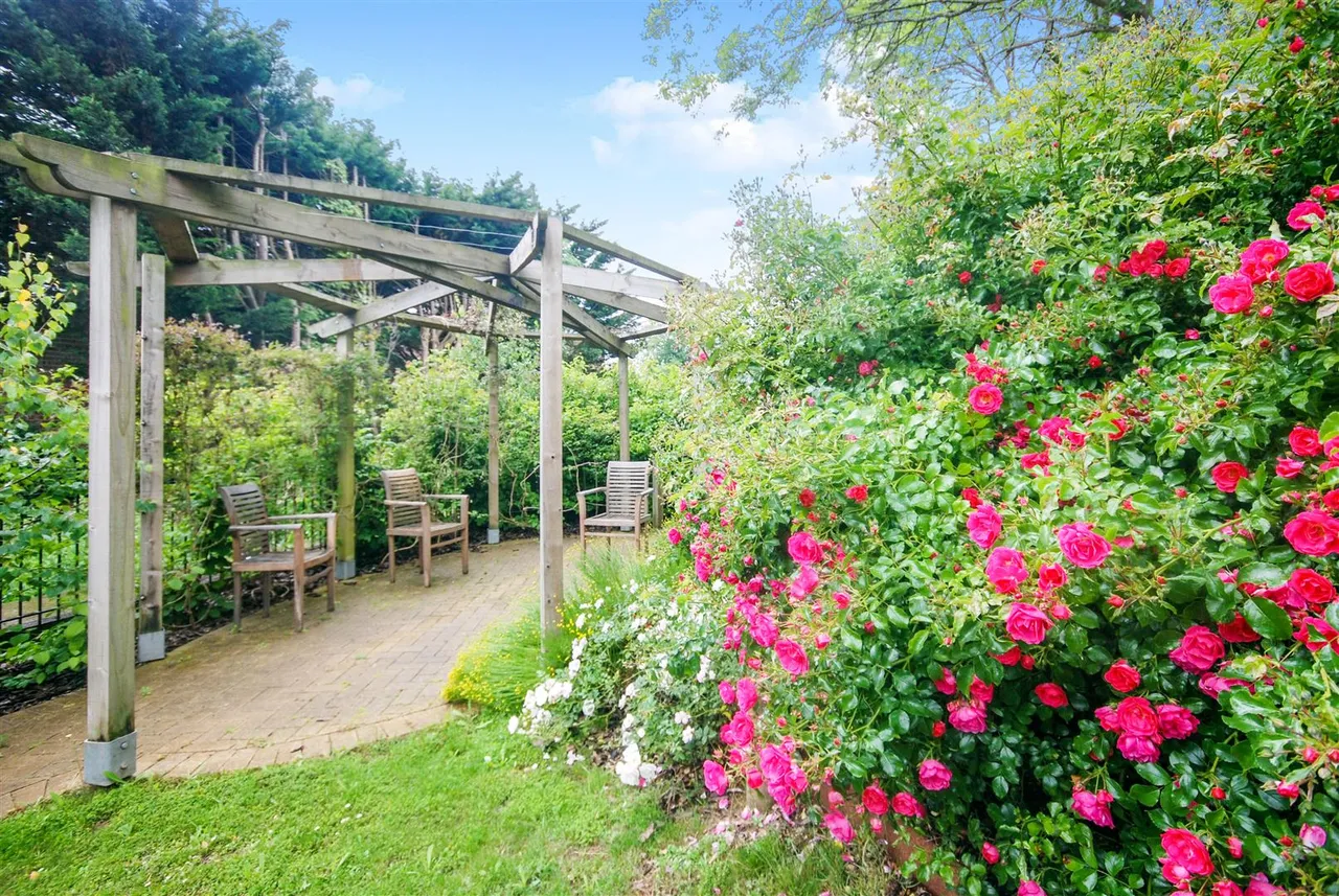 Foxes Road, Newport, PO30, photo 8