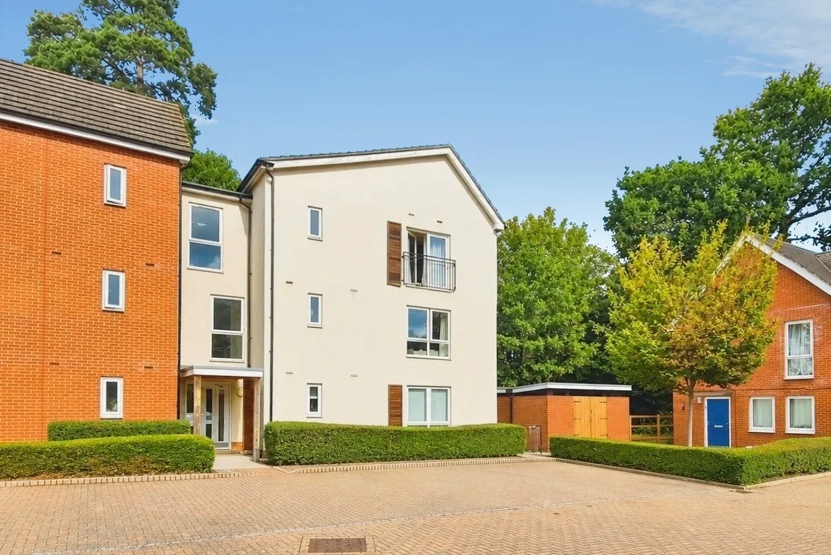 2 bed flat for sale — Jaguar Lane, Bracknell, Berkshire, RG12 9PE