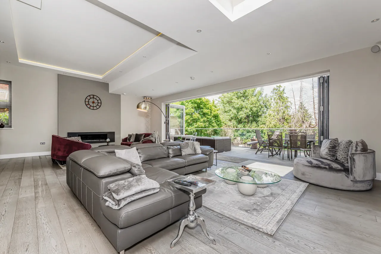 The Ridings, Ealing, W5, photo 2