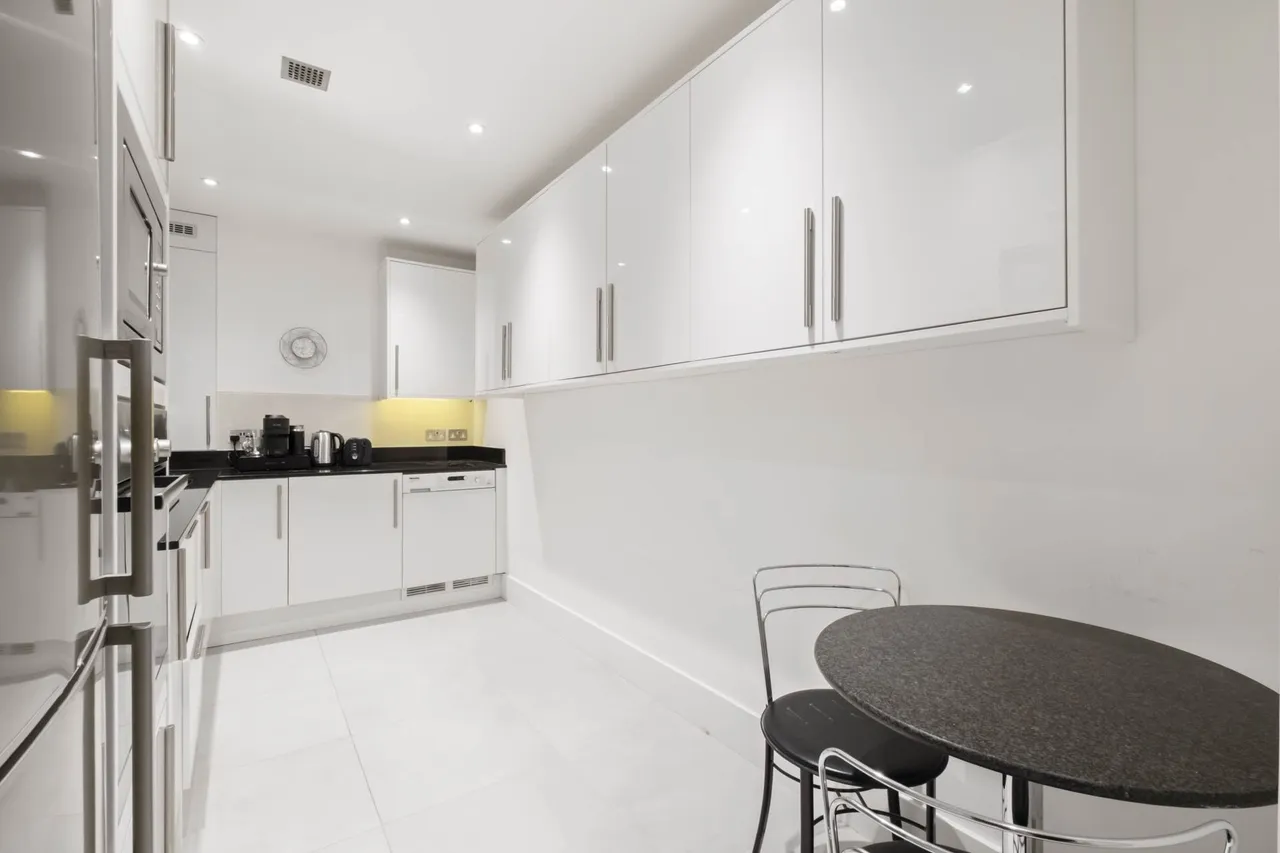 Sandalwood Mansions, Kensington Green, W8 5UR, photo 9