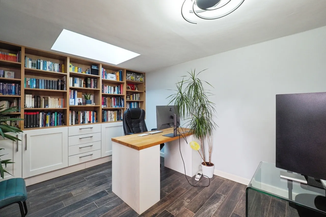 Hawton Crescent, Wollaton, Nottingham, NG8, photo 11