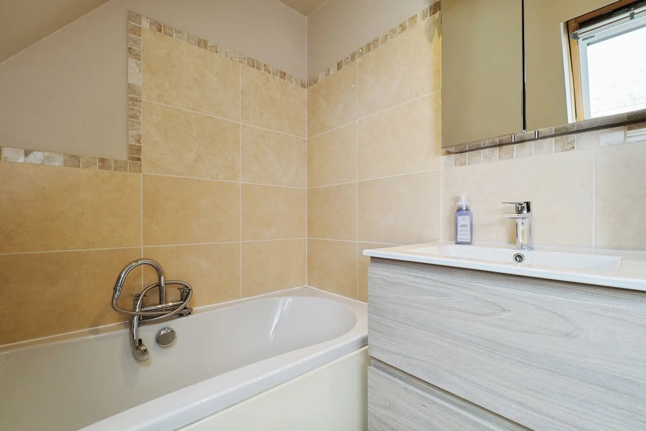 Hawton Crescent, Wollaton, Nottingham, NG8, photo 18