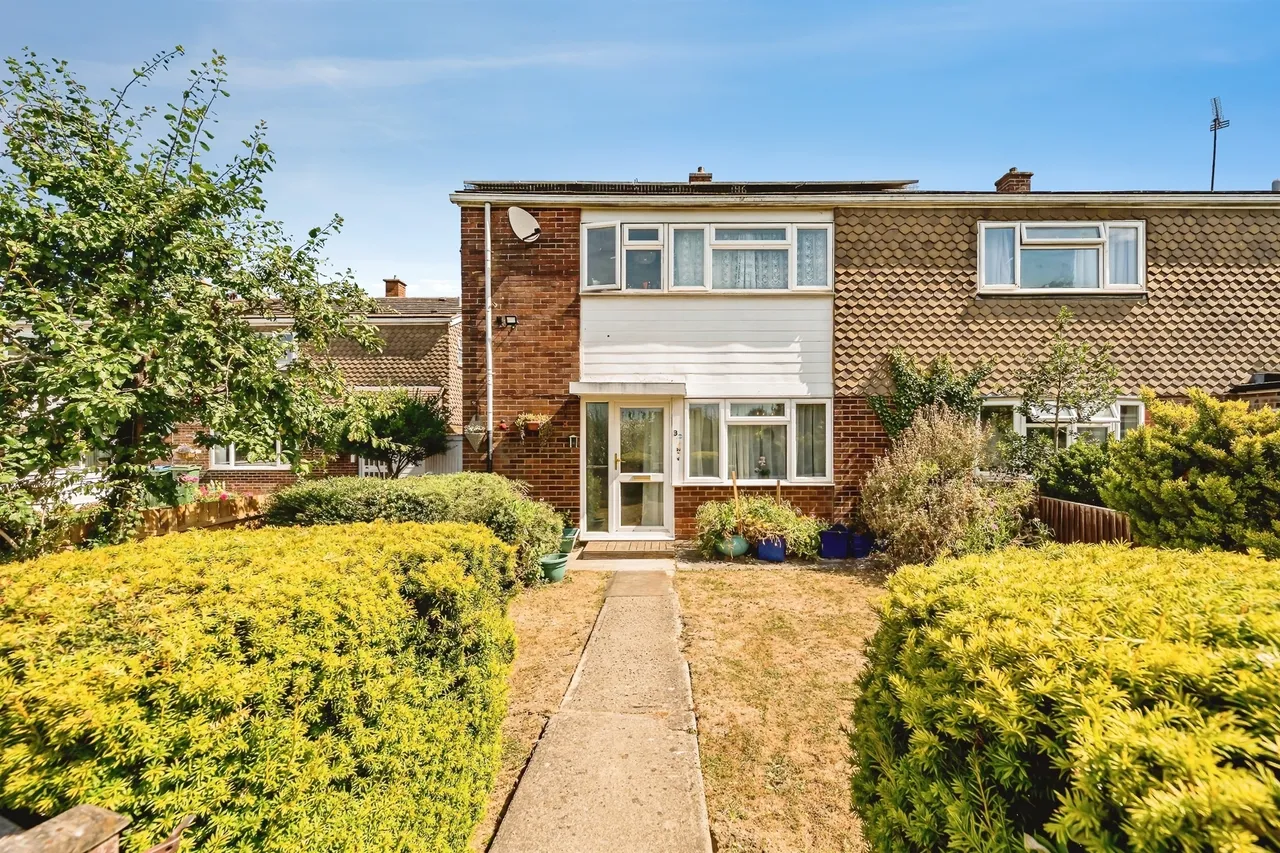 3 bed house for sale — Ensbury Path, Aylesbury