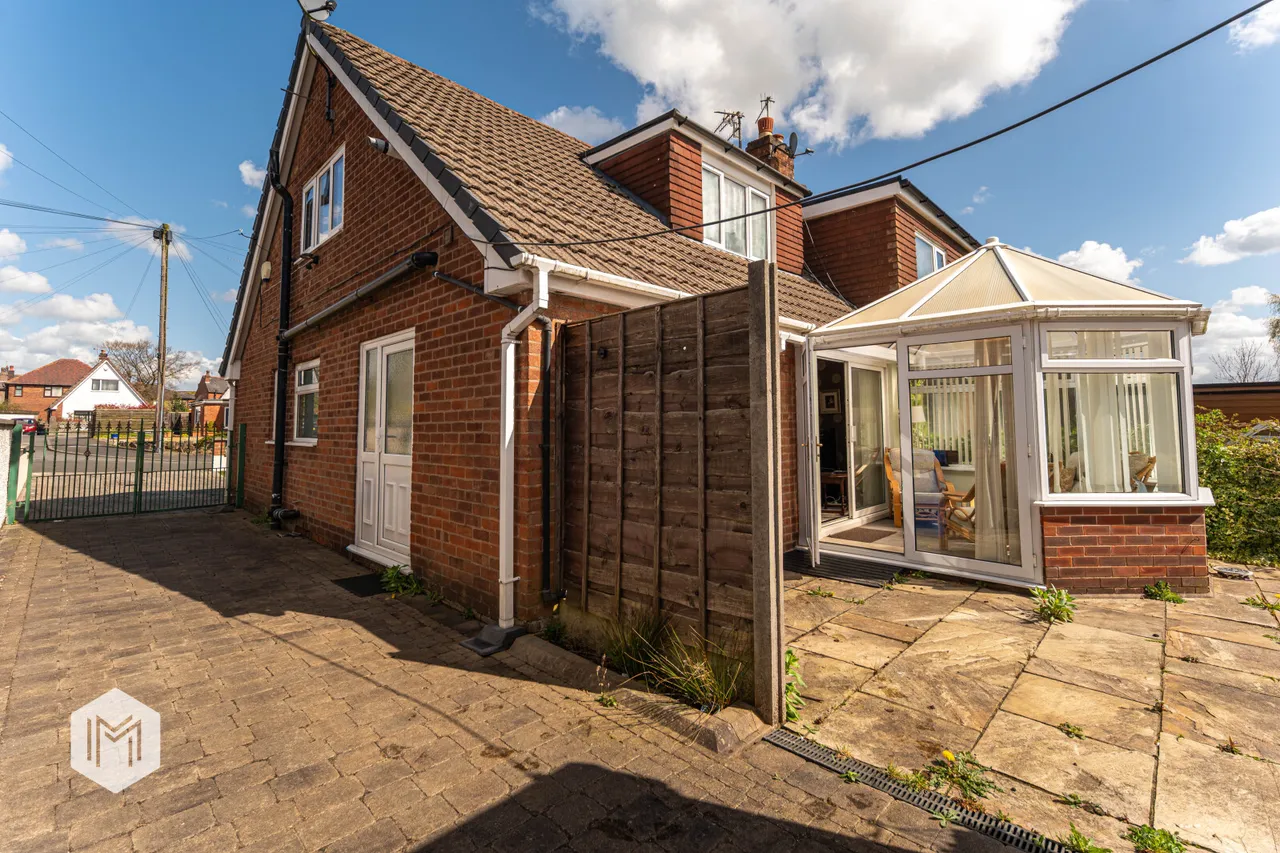 Moorside Road, Tottington, Bury, BL8 3HR, photo 5