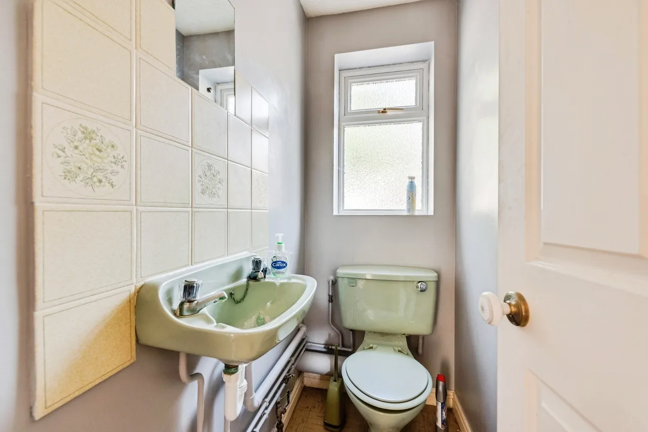 Caraway Drive, Swindon, SN2, photo 13