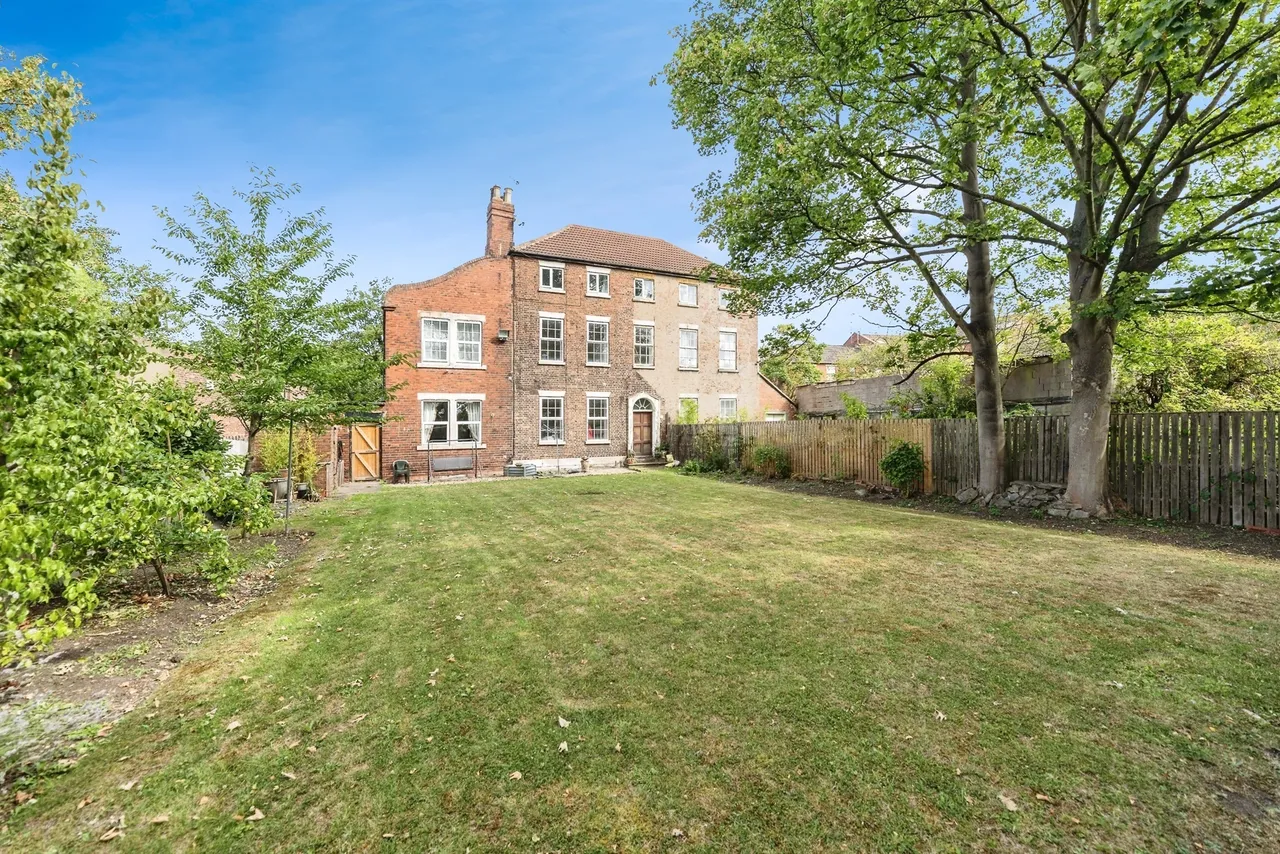 5 bed house for sale — Station Road, Ferrybridge, Knottingley