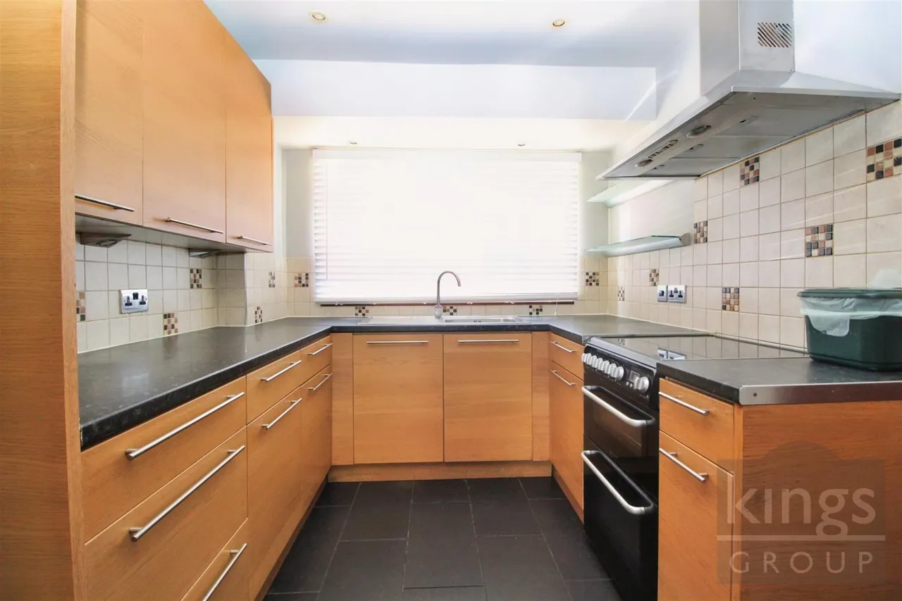 Oxford Close, Cheshunt, photo 6