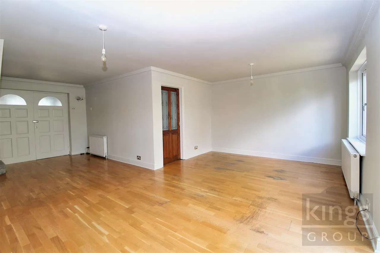Oxford Close, Cheshunt, photo 3