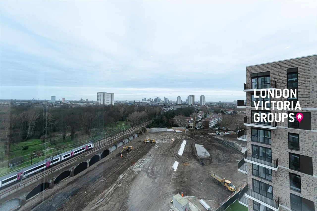 Maple Mews, London, photo 21