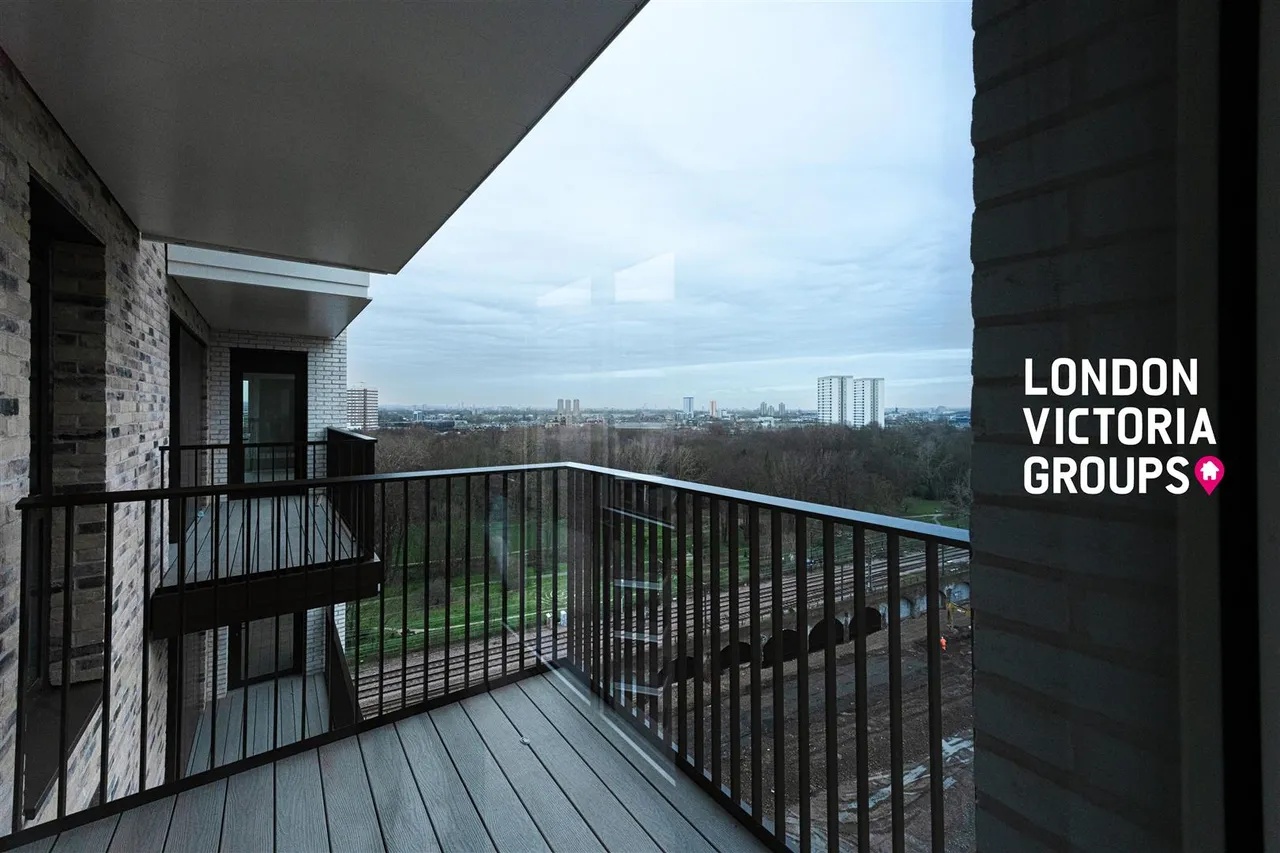 Maple Mews, London, photo 20