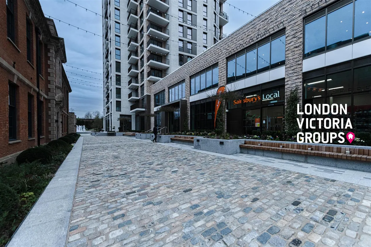 Maple Mews, London, photo 37