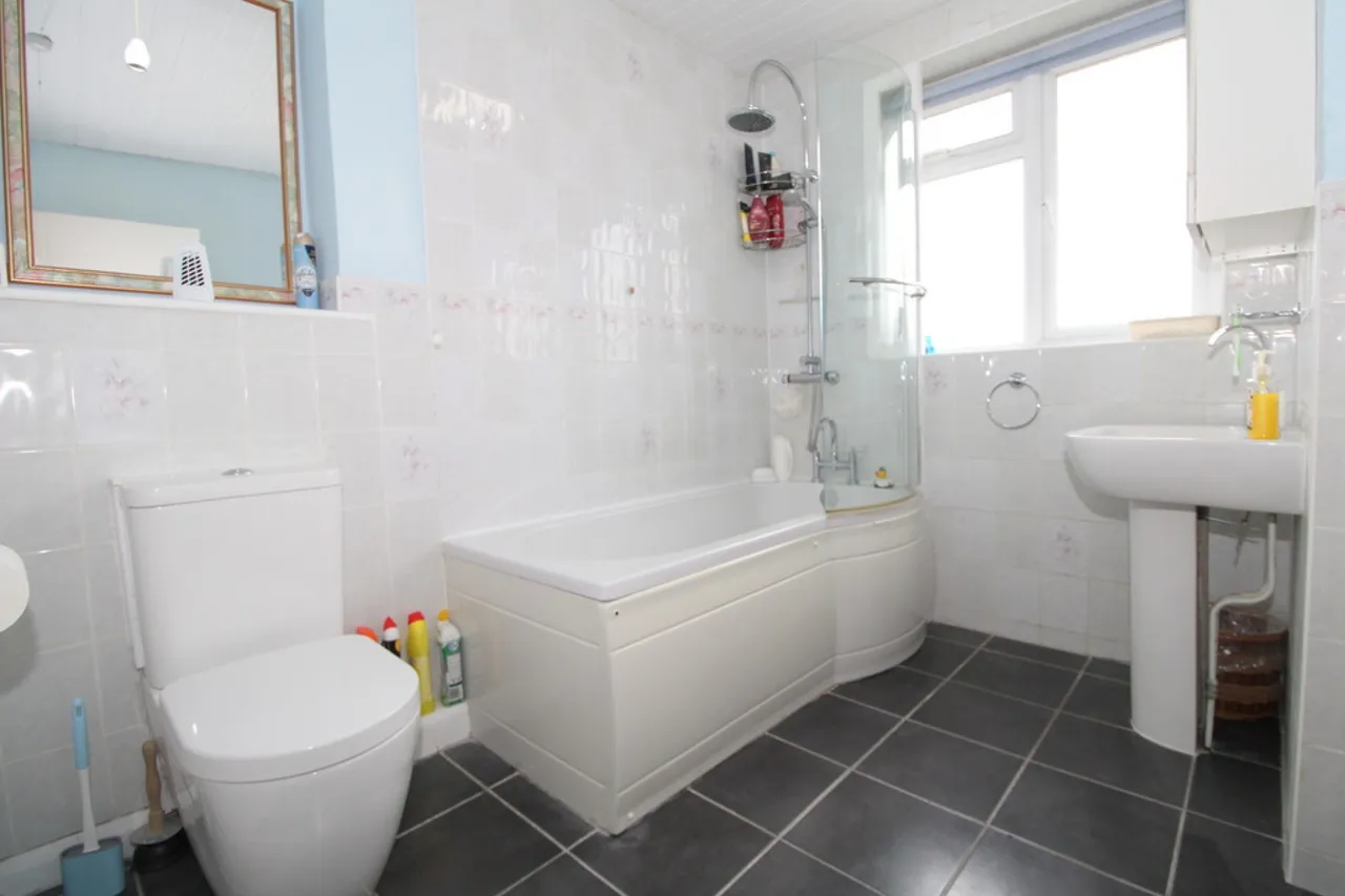 St. Margarets Avenue, Ashford, photo 12