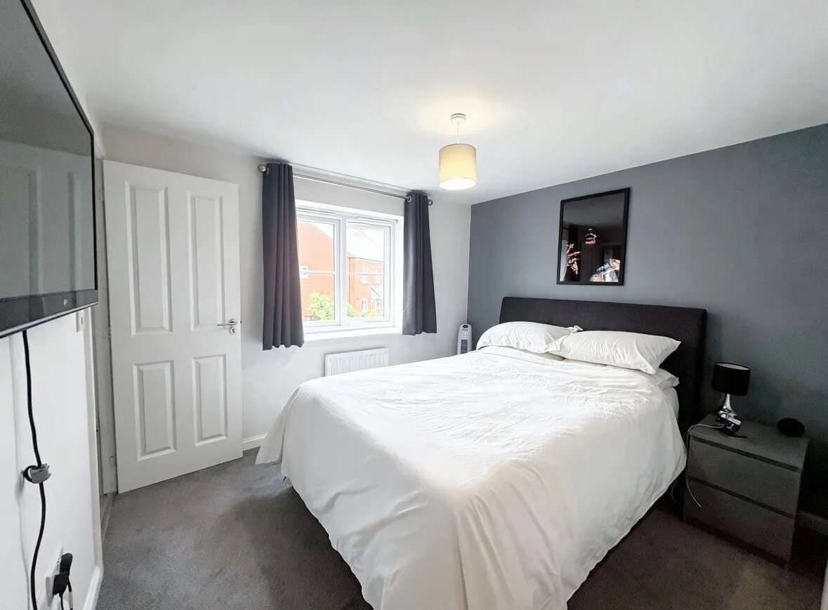Holden Park, ST18 0ZQ, photo 7