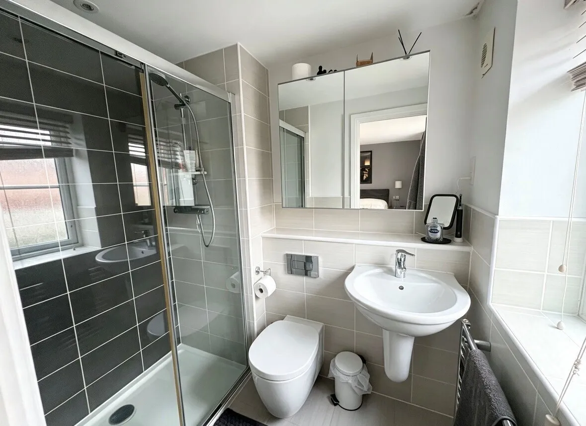 Holden Park, ST18 0ZQ, photo 9