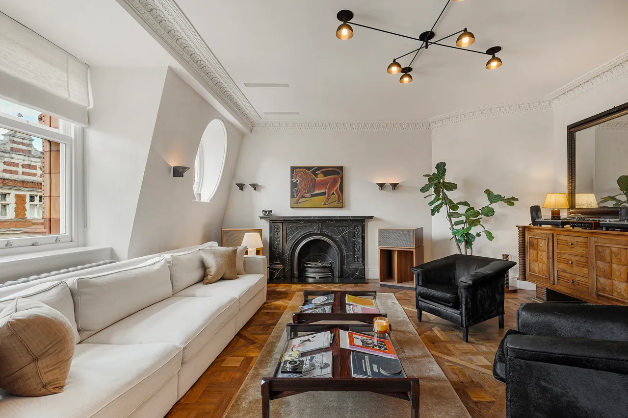 2 bed flat to rent — Mount Street, Mayfair, London
