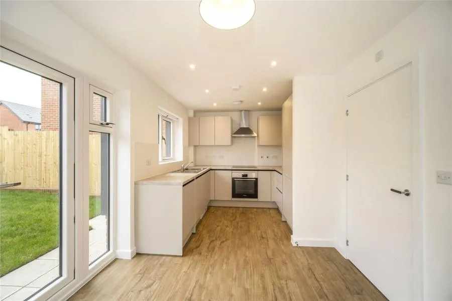 Wilks Road, Crowthorne, RG45, photo 3