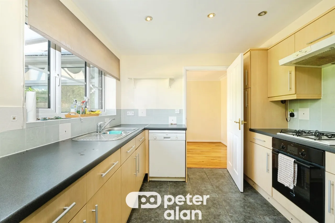 Cornpoppy Avenue, Monmouth, NP25, photo 5