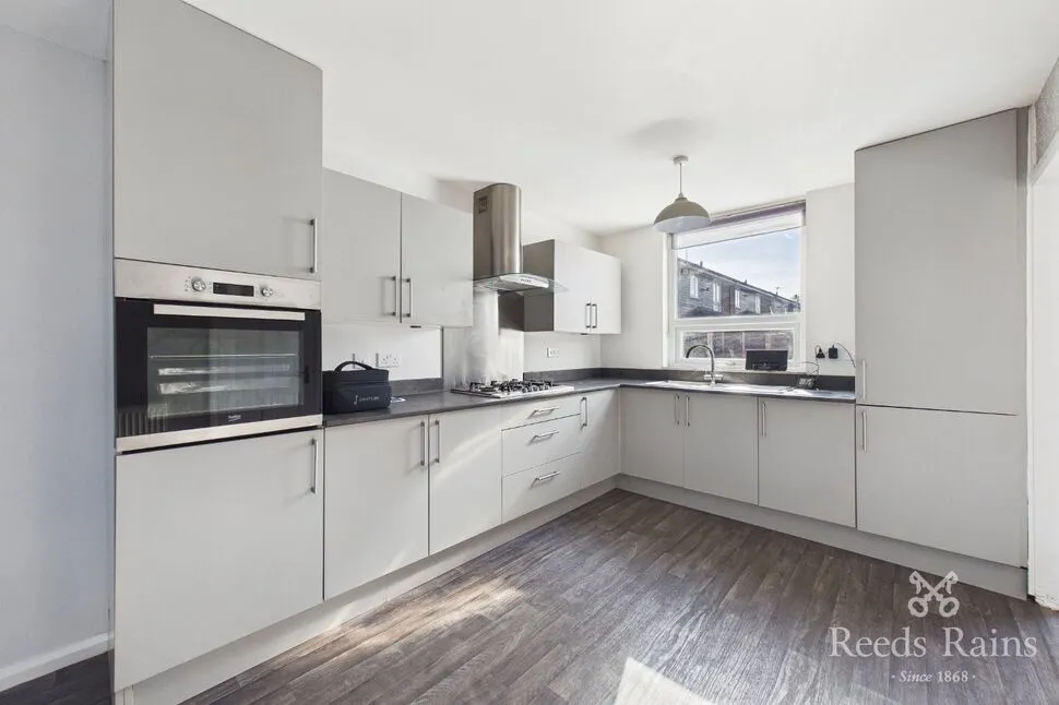 Chepstow Avenue, Sale, Greater Manchester, M33, photo 2