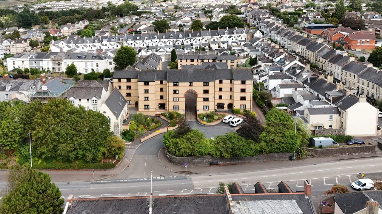 Alexandra Road, Barnstaple, EX32, photo 8