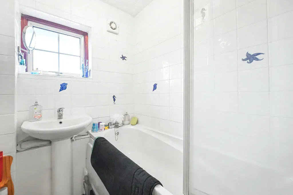 Acorn Road, Hemel Hempstead, Hertfordshire, HP3 8DP, photo 5
