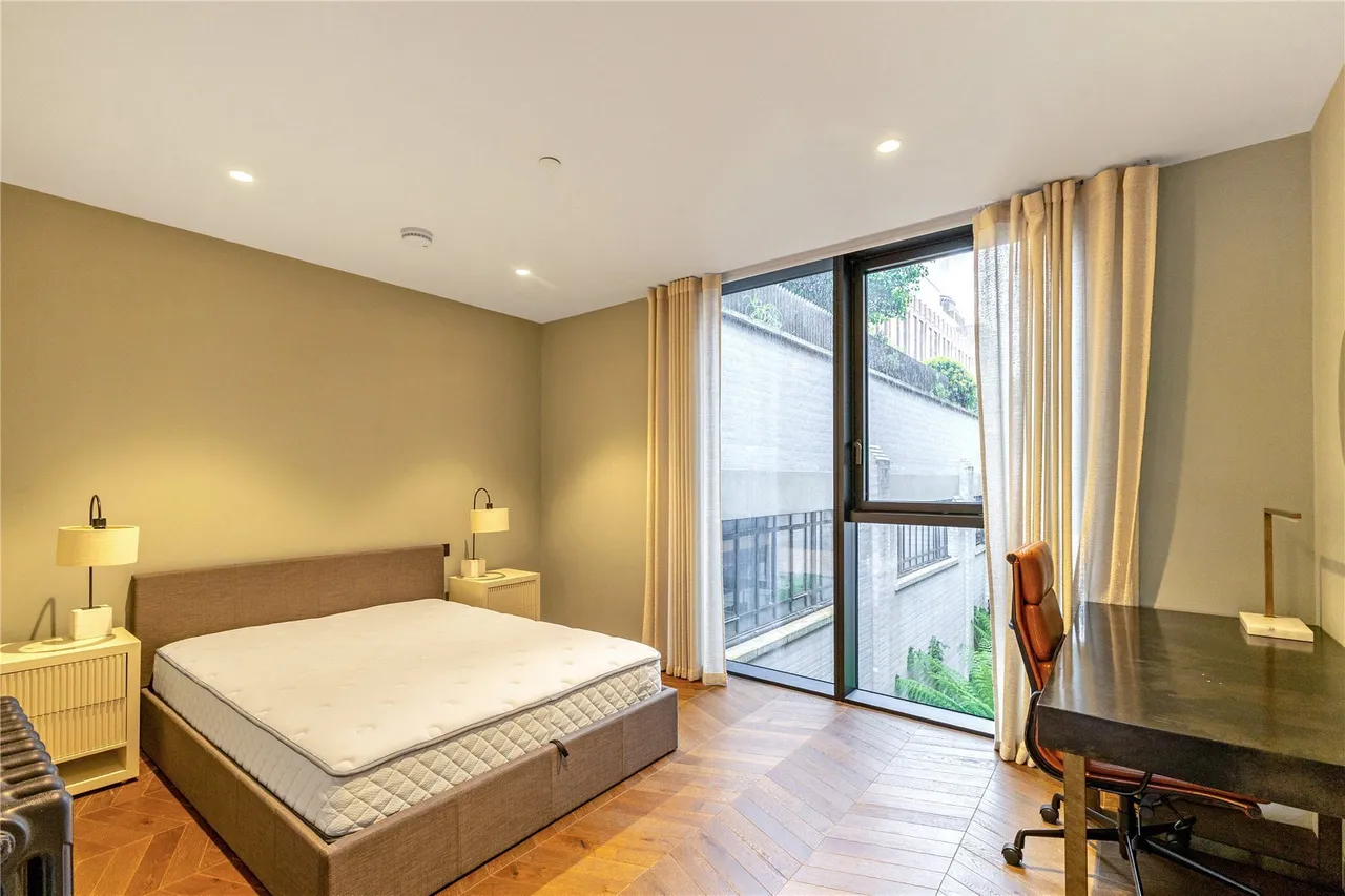 Circus Road West, London, SW11, photo 12