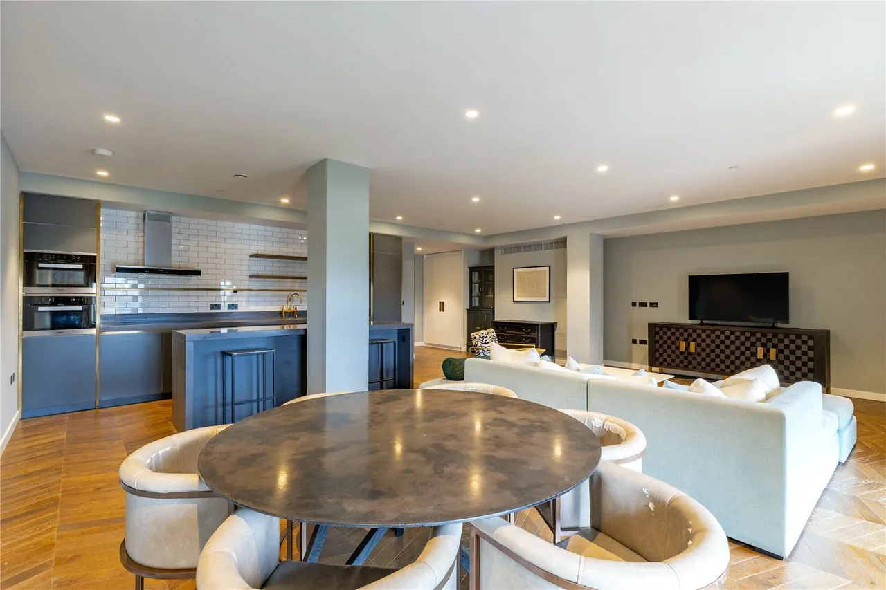 Circus Road West, London, SW11, photo 6