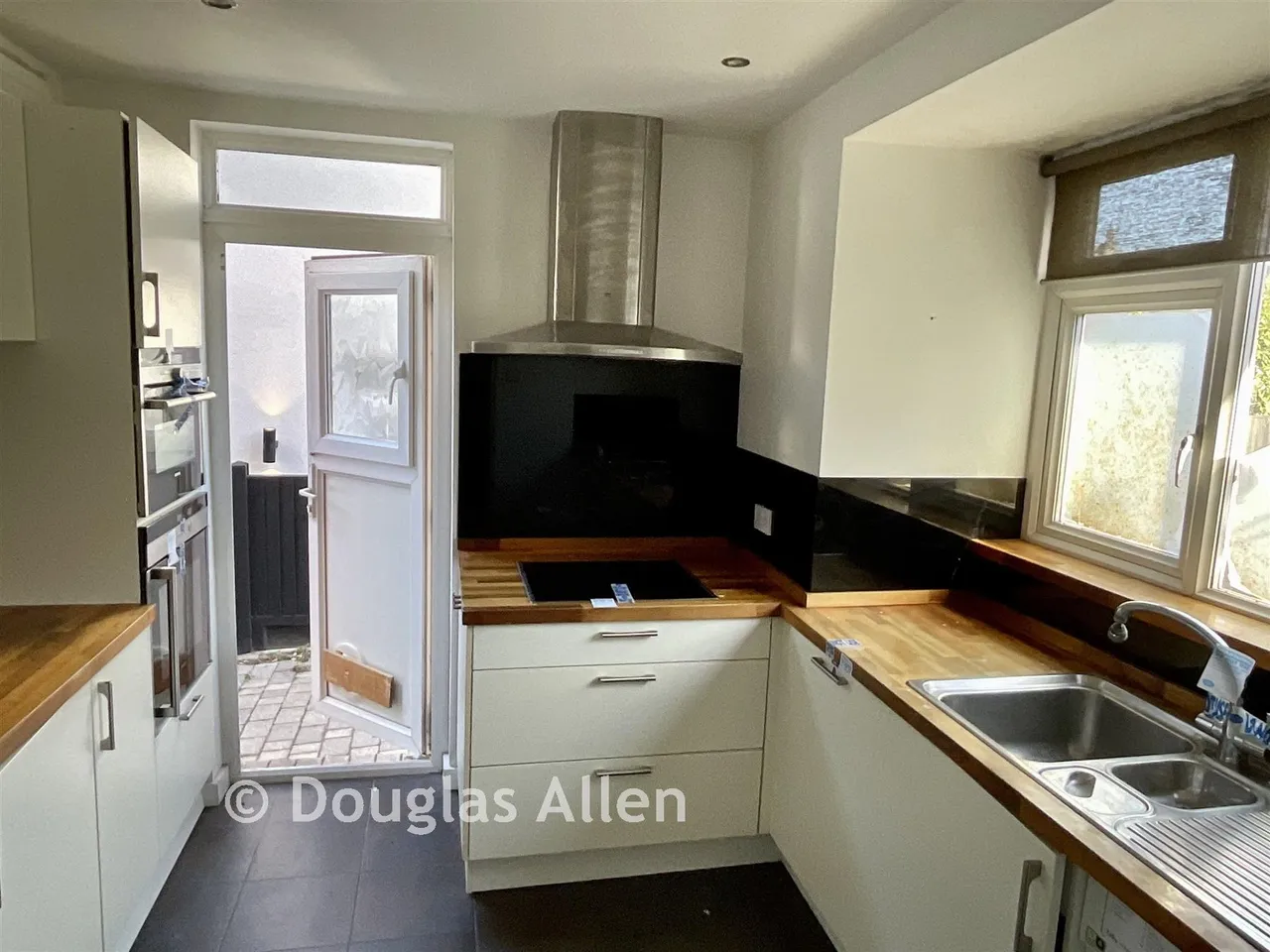 Marjorams Avenue, Loughton, IG10, photo 3