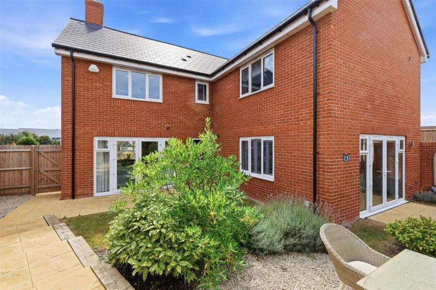 with 4 bedrooms in Saffron Walden, CB11, photo 24