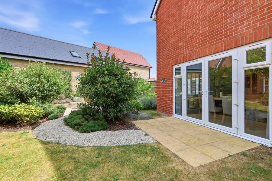 with 4 bedrooms in Saffron Walden, CB11, photo 23