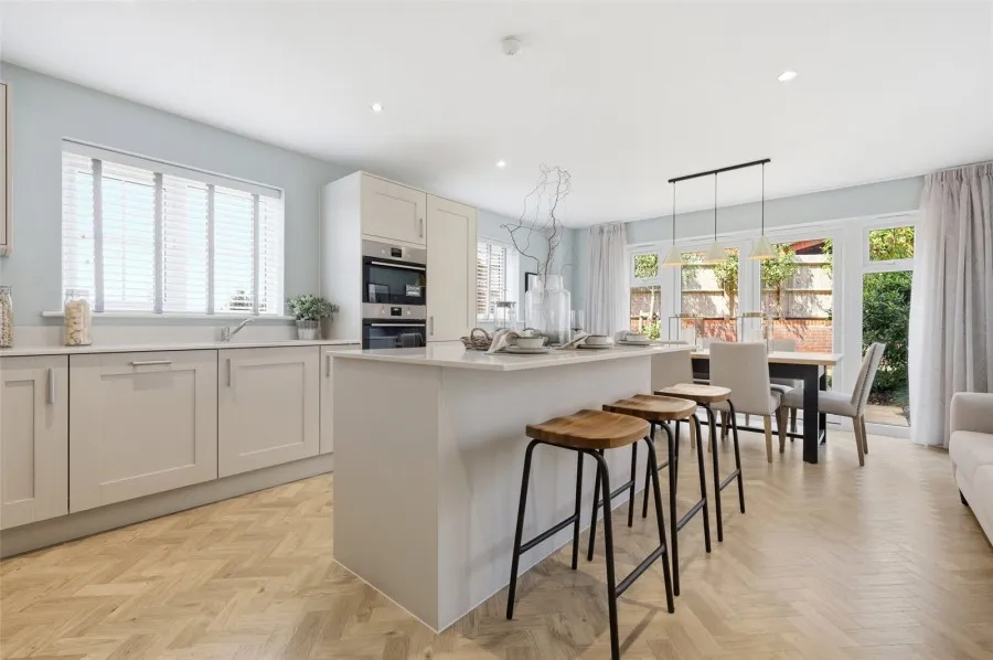 with 4 bedrooms in Saffron Walden, CB11, photo 5