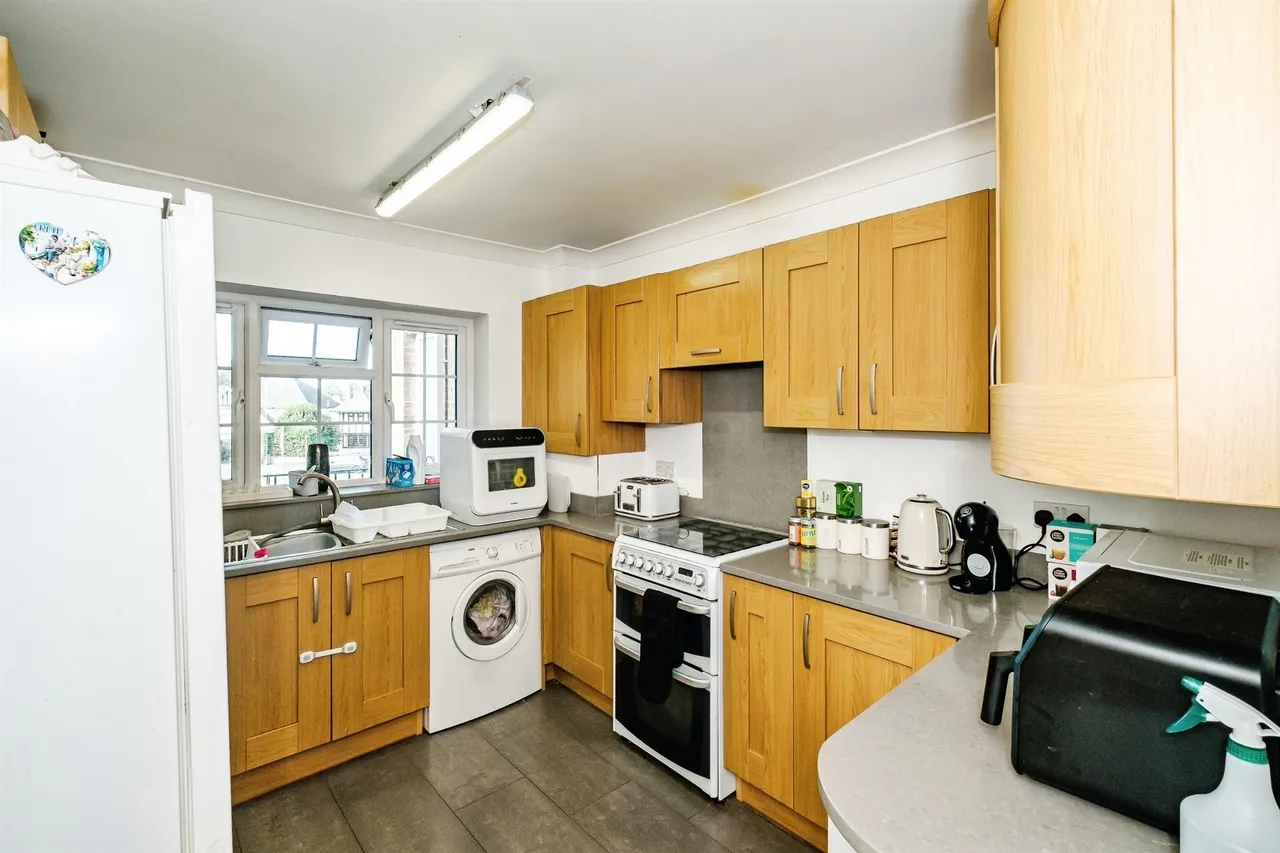 Lamorna Grove, Worthing, BN14, photo 7