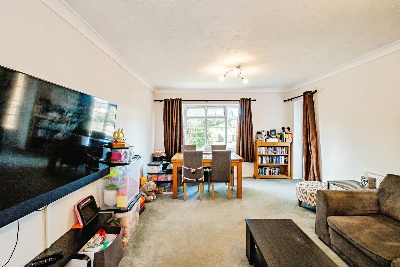 Lamorna Grove, Worthing, BN14, photo 2