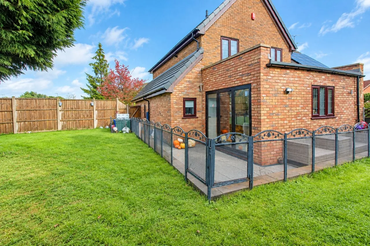 Valerian Way, Meir Park, ST3, photo 3