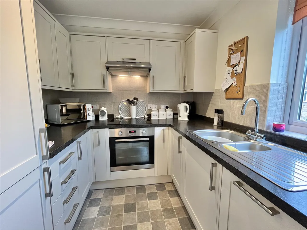 North Road, Glossop, SK13, photo 2