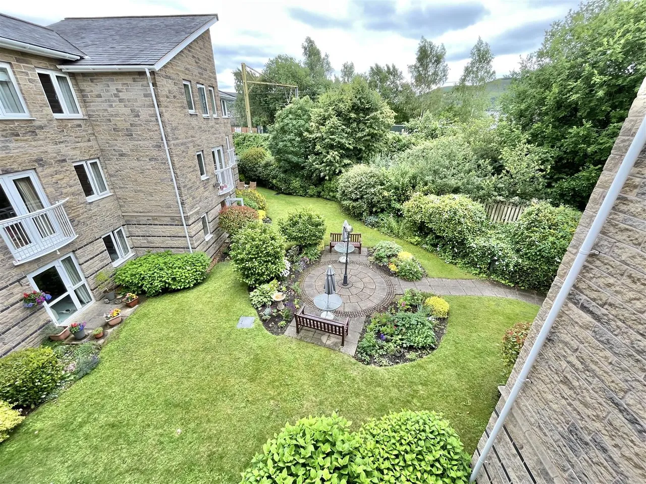 North Road, Glossop, SK13, photo 10