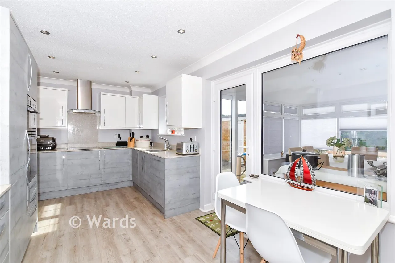 Whitebeam Drive, Coxheath, ME17, photo 3