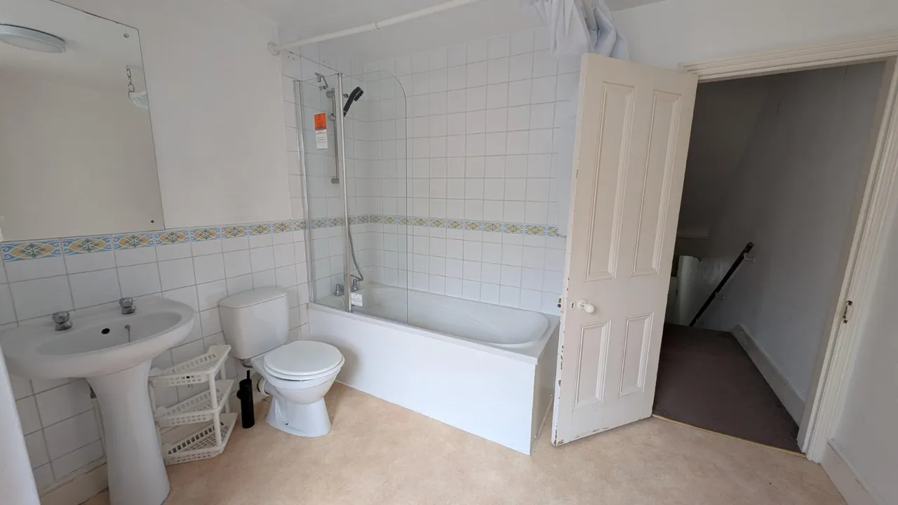 Radnor Park Crescent, Folkestone, CT19, photo 9