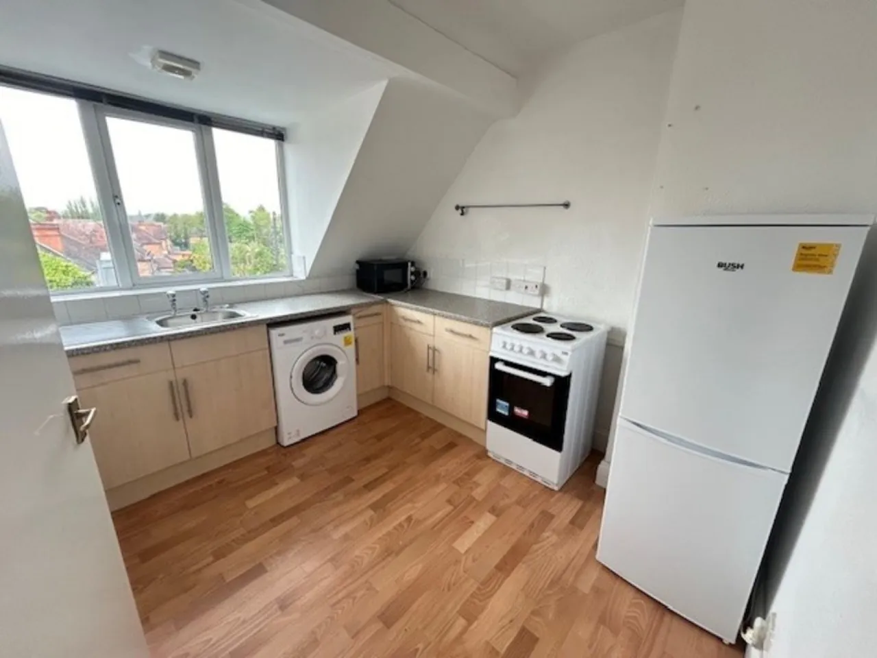 Birmingham Road, Wylde Green, photo 3