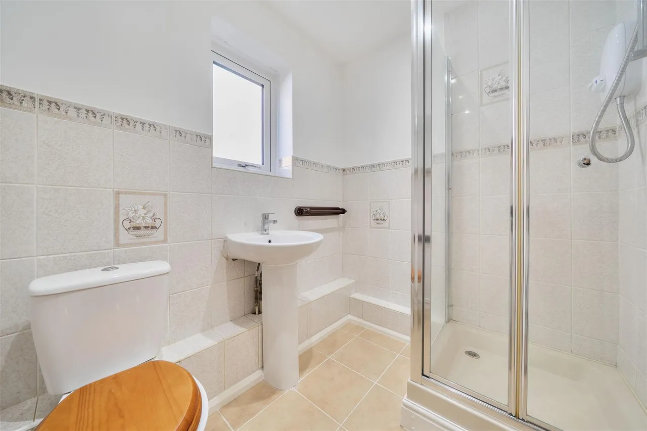 Pound Gate Drive, Titchfield Common, photo 12