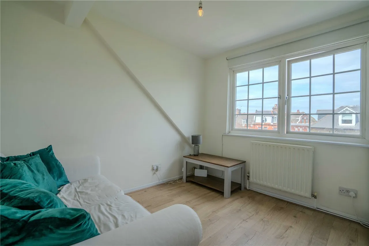 Hartington Road, St Margarets, TW1, photo 16