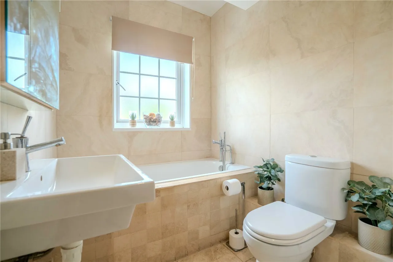 Hartington Road, St Margarets, TW1, photo 12