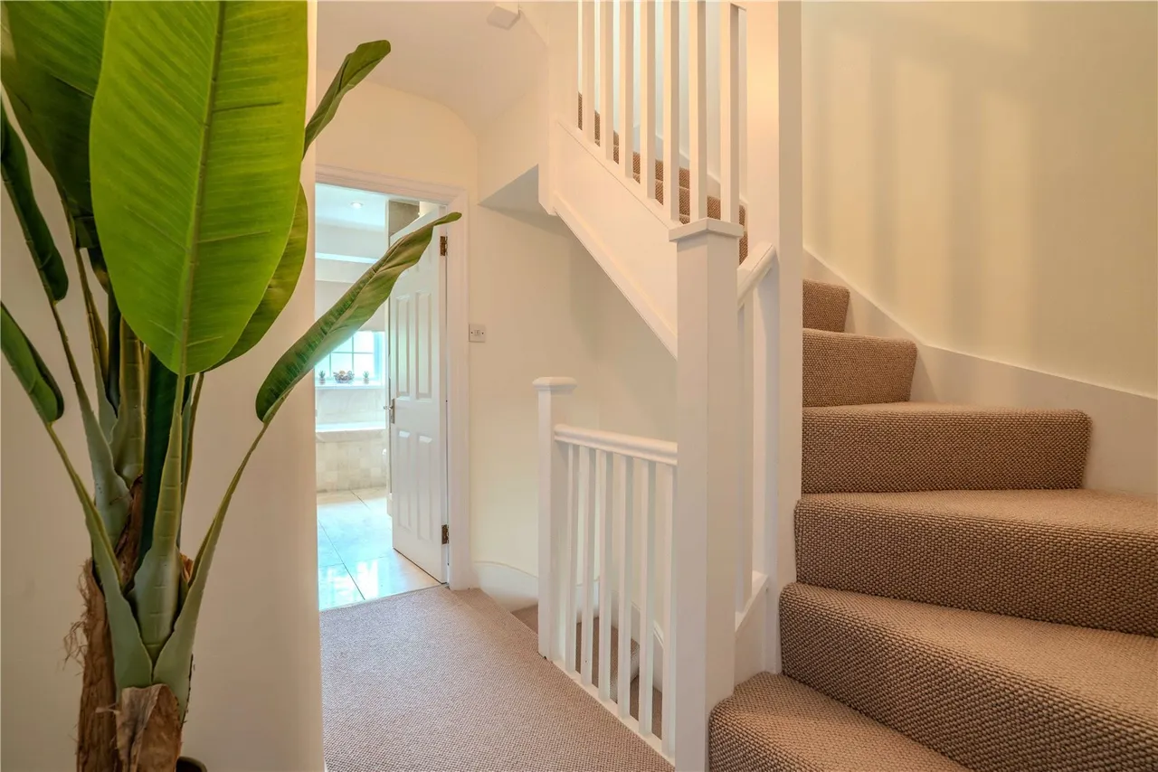 Hartington Road, St Margarets, TW1, photo 13
