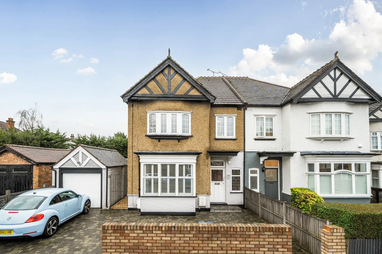 2 bed flat for sale, Beresford Road, Harrow, HA1