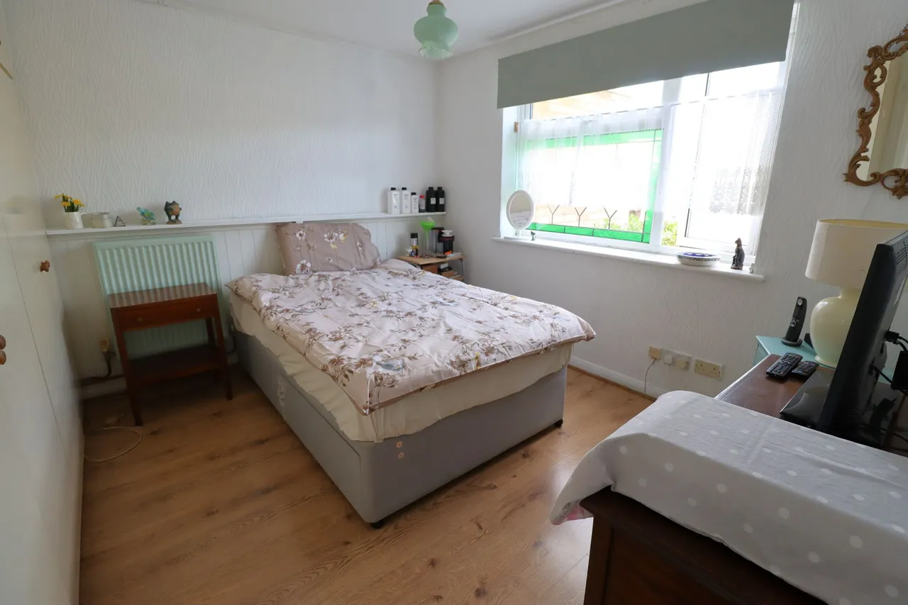 Milton Close, Rayleigh, Essex, SS6 8YN, photo 9