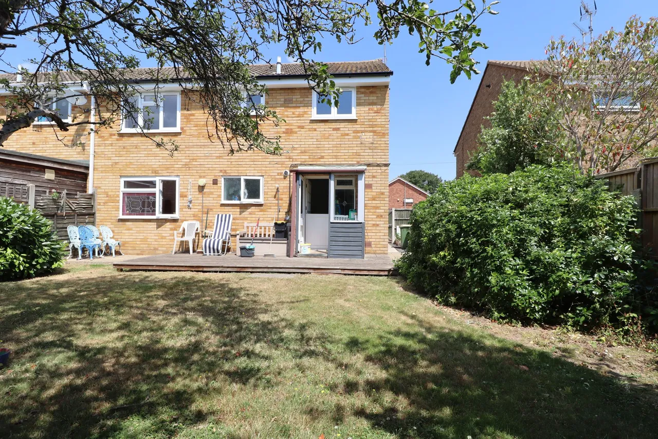 Milton Close, Rayleigh, Essex, SS6 8YN, photo 2