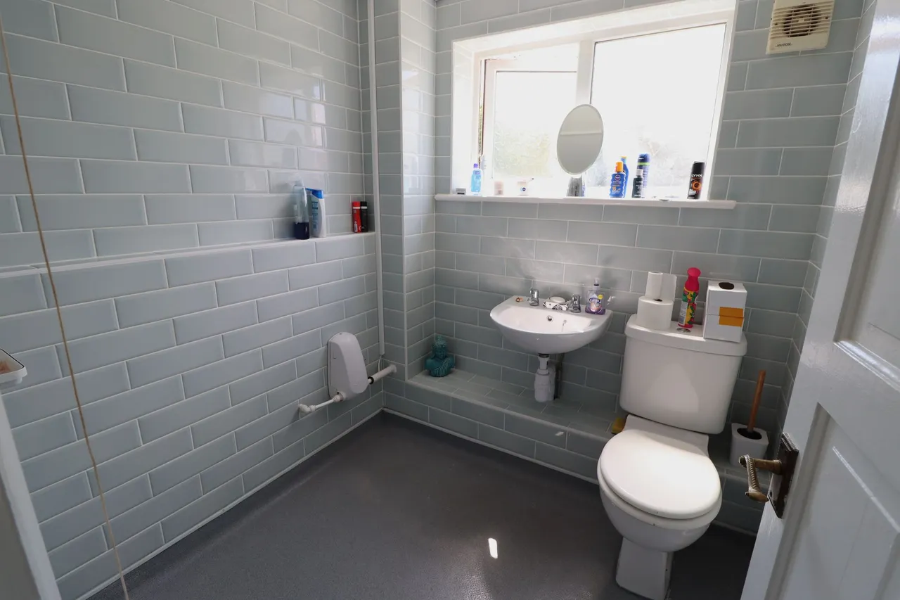 Milton Close, Rayleigh, Essex, SS6 8YN, photo 8